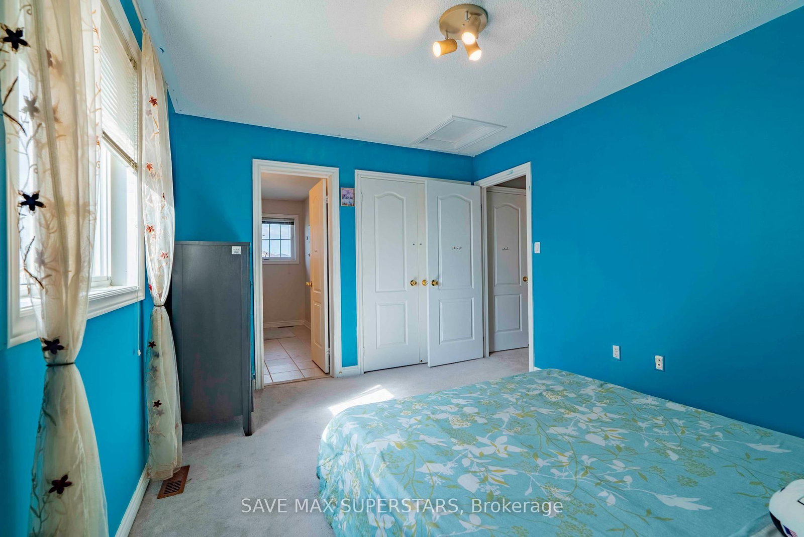 Detached House for sale at 63 Gore Drive, Barrie, Ontario, L4N 5R5 - Ardagh - MLS: S13021534