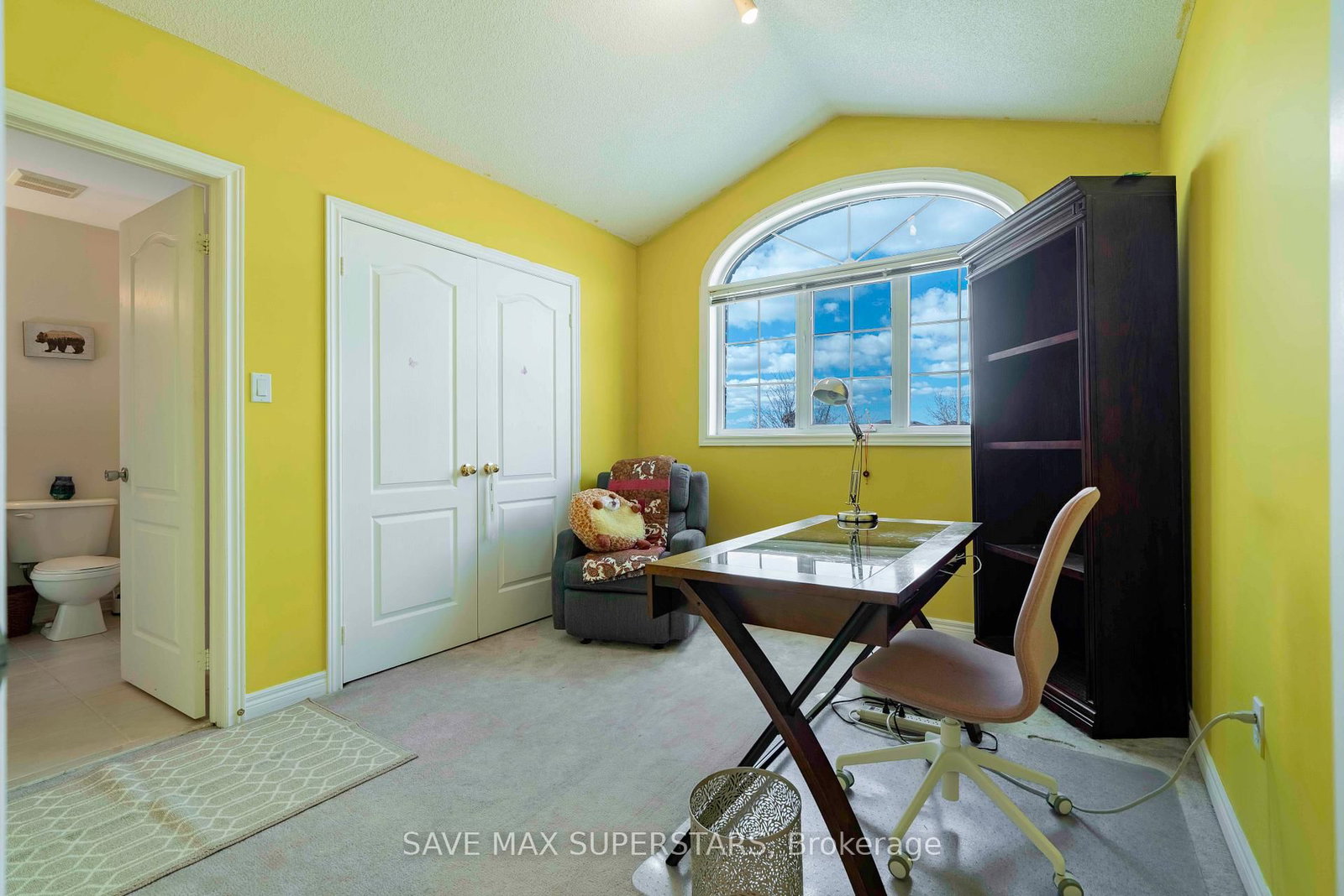 Detached House for sale at 63 Gore Drive, Barrie, Ontario, L4N 5R5 - Ardagh - MLS: S13021534