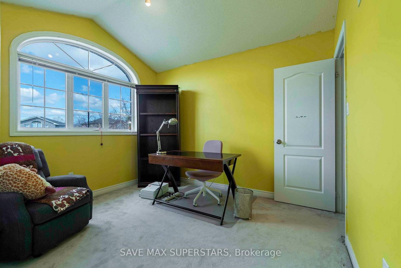 Detached House for sale at 63 Gore Drive, Barrie, Ontario, L4N 5R5 - Ardagh - MLS: S13021534