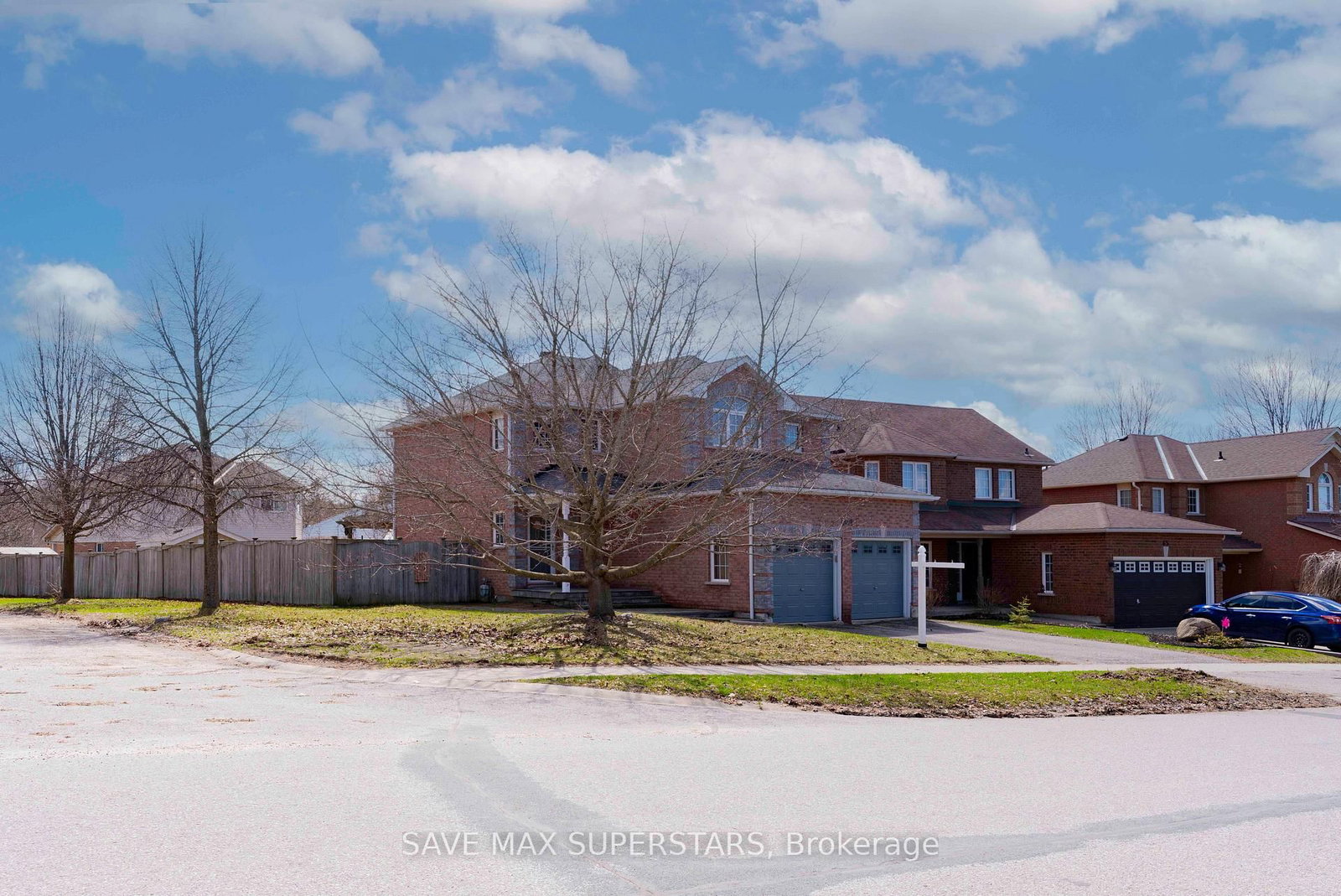 Detached House for sale at 63 Gore Drive, Barrie, Ontario, L4N 5R5 - Ardagh - MLS: S13021534