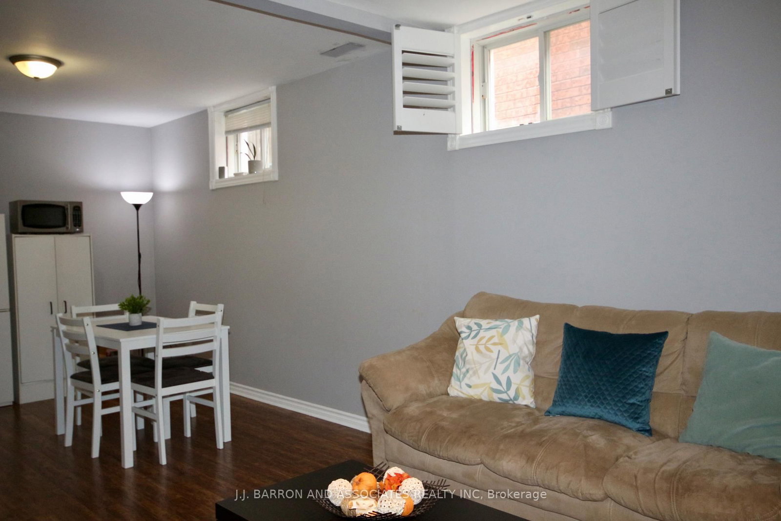 9 Seline Crescent, Unit (Lower) - Photo 12