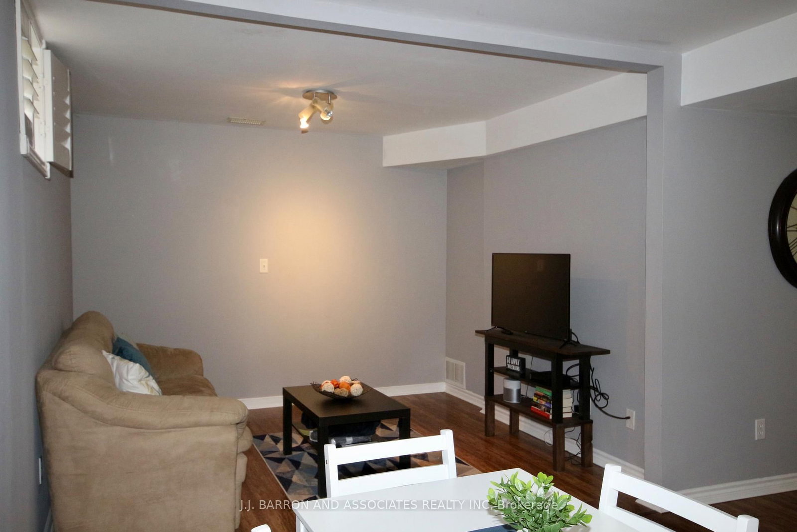 9 Seline Crescent, Unit (Lower) - Photo 13