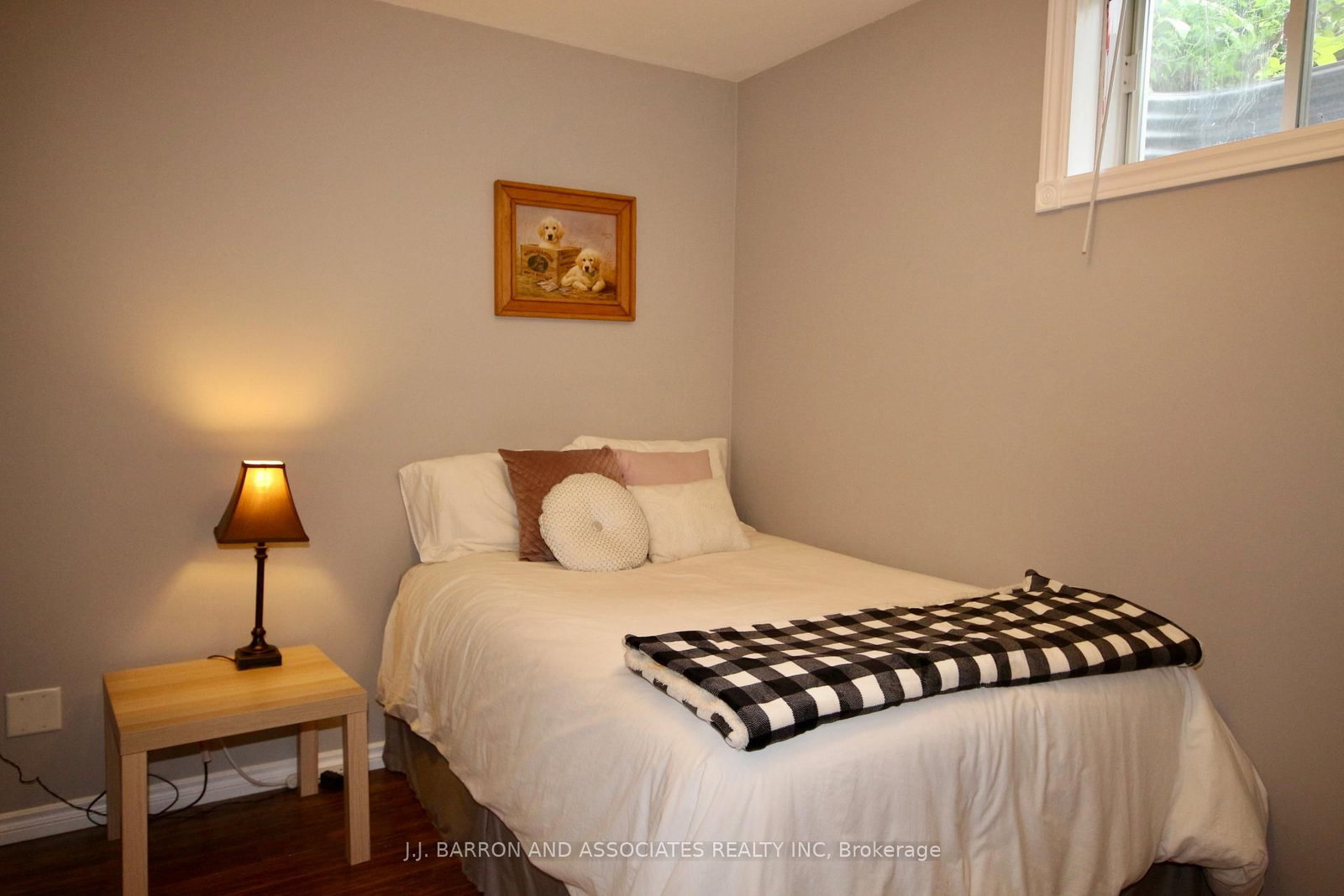 9 Seline Crescent, Unit (Lower) - Photo 15