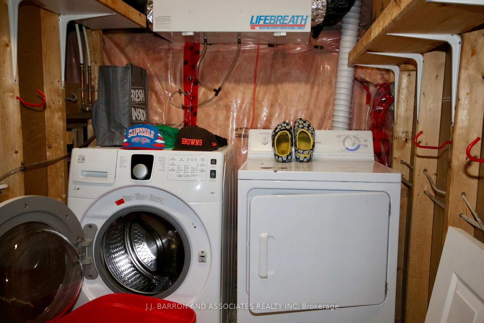 9 Seline Crescent, Unit (Lower) - Photo 19