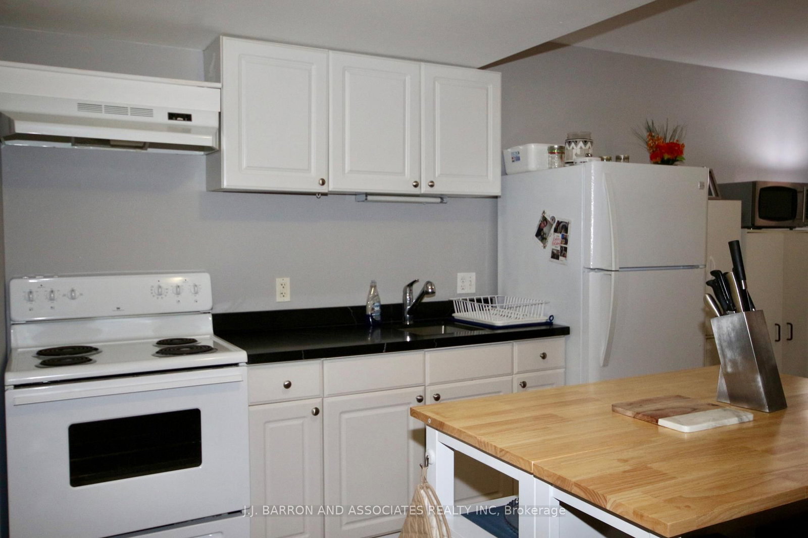 9 Seline Crescent, Unit (Lower) - Photo 6
