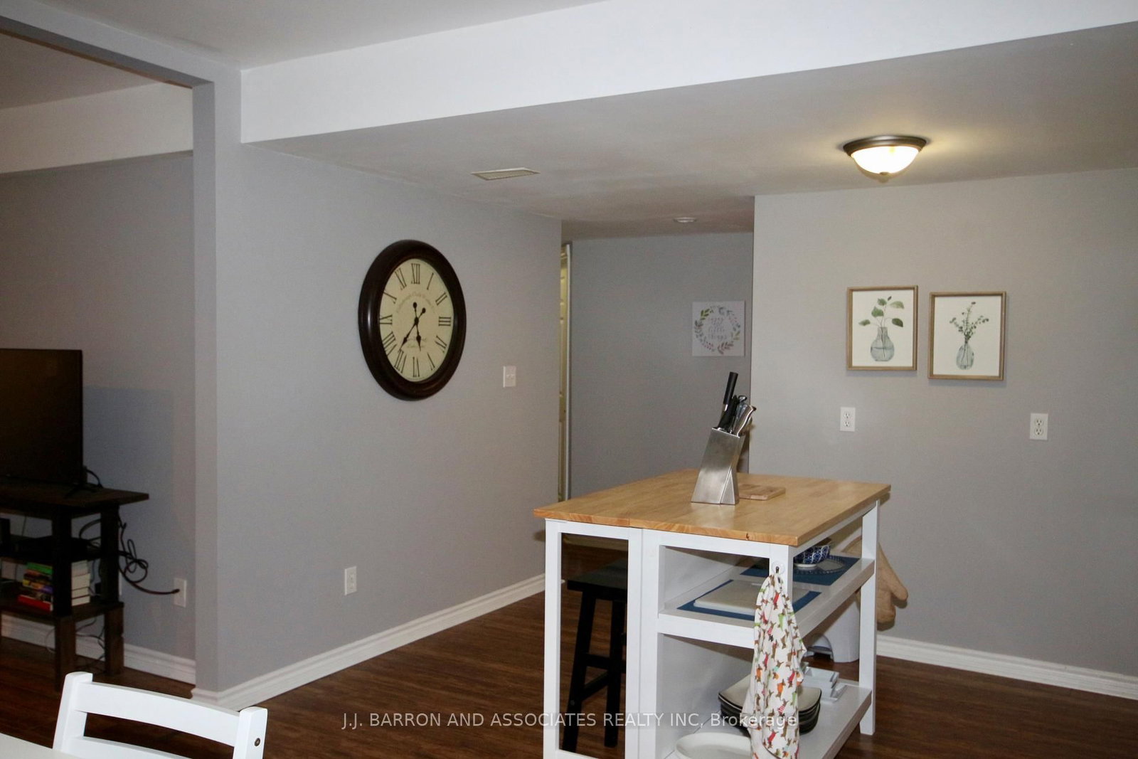 9 Seline Crescent, Unit (Lower) - Photo 8