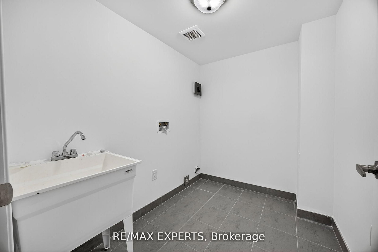 6 Wyn Wood Lane - Photo 34