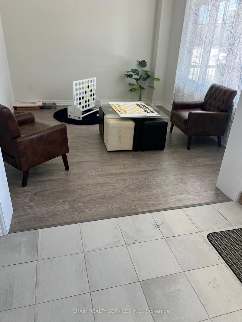 207 Stayner St, Clearview, L0M 1S0 | Image 2