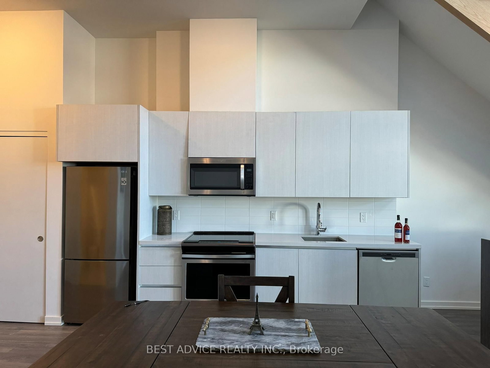 21 Matchedash Street S, Unit 102 - Photo 8