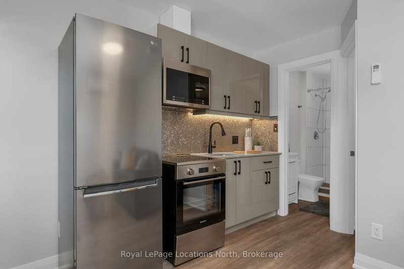 148 Mosley St photo 5