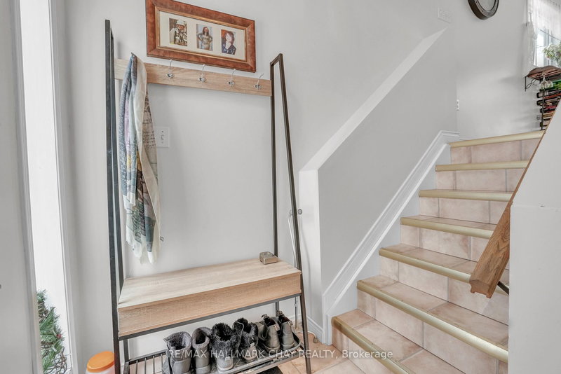 149 Osborne St, Tay, L0K 2A0 | Image 2