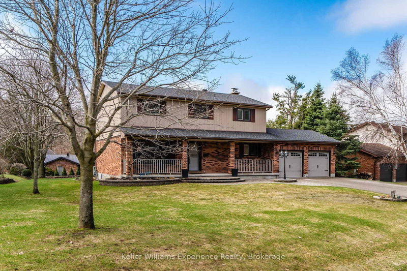 27 Rosewood Ave, Springwater, L0L 1X0 | Image 2