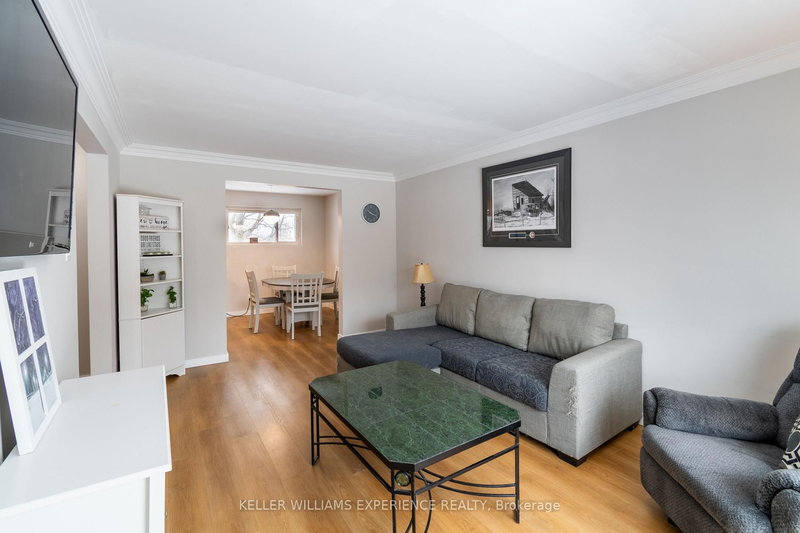 588 Manly St, Midland, L4R 3G3 | Image 3