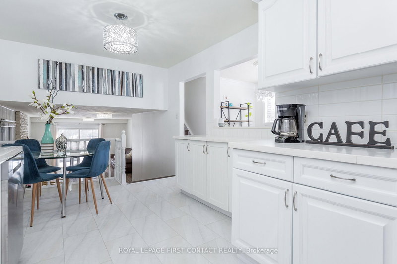 3 Oren Blvd, Barrie, L4N 4T3 | Image 3