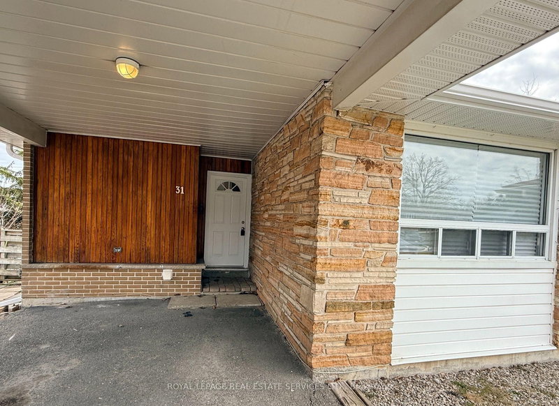 31 Daphne Crescent