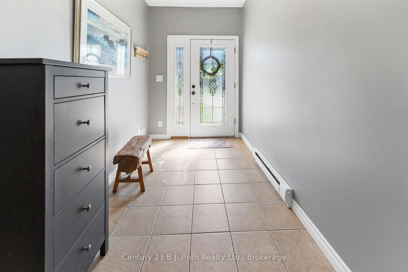 60 Donlands Crt, Severn, L0K 1E0 | Image 3