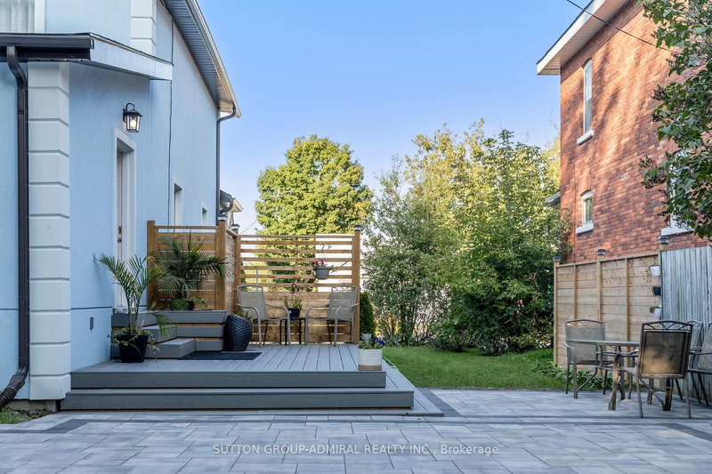 97 Laclie St, Orillia, L3V 4W9 | Image 3