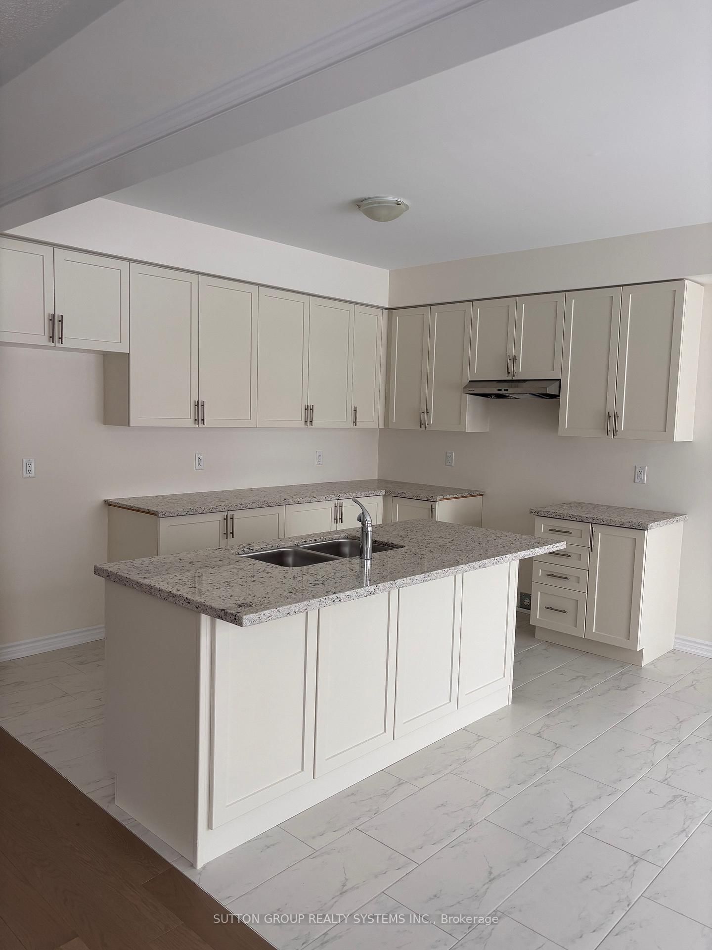 24 Federica Crescent - Photo 3