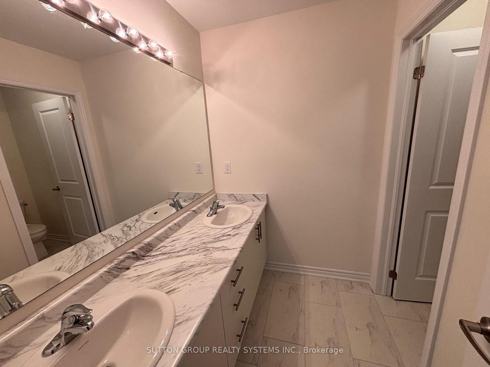 24 Federica Crescent - Photo 8