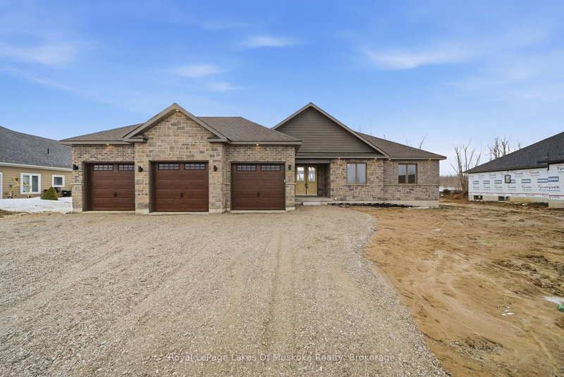 19 Henry Ball Crt, Oro-Medonte, L0K 2G1 | Image 2