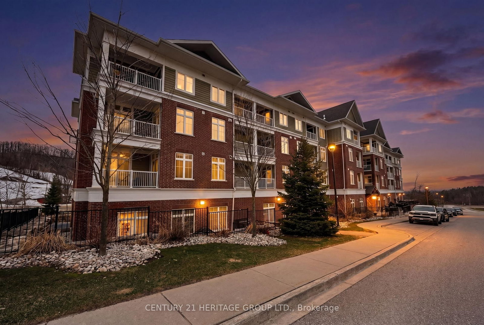 40 Horseshoe Boulevard, Unit 305