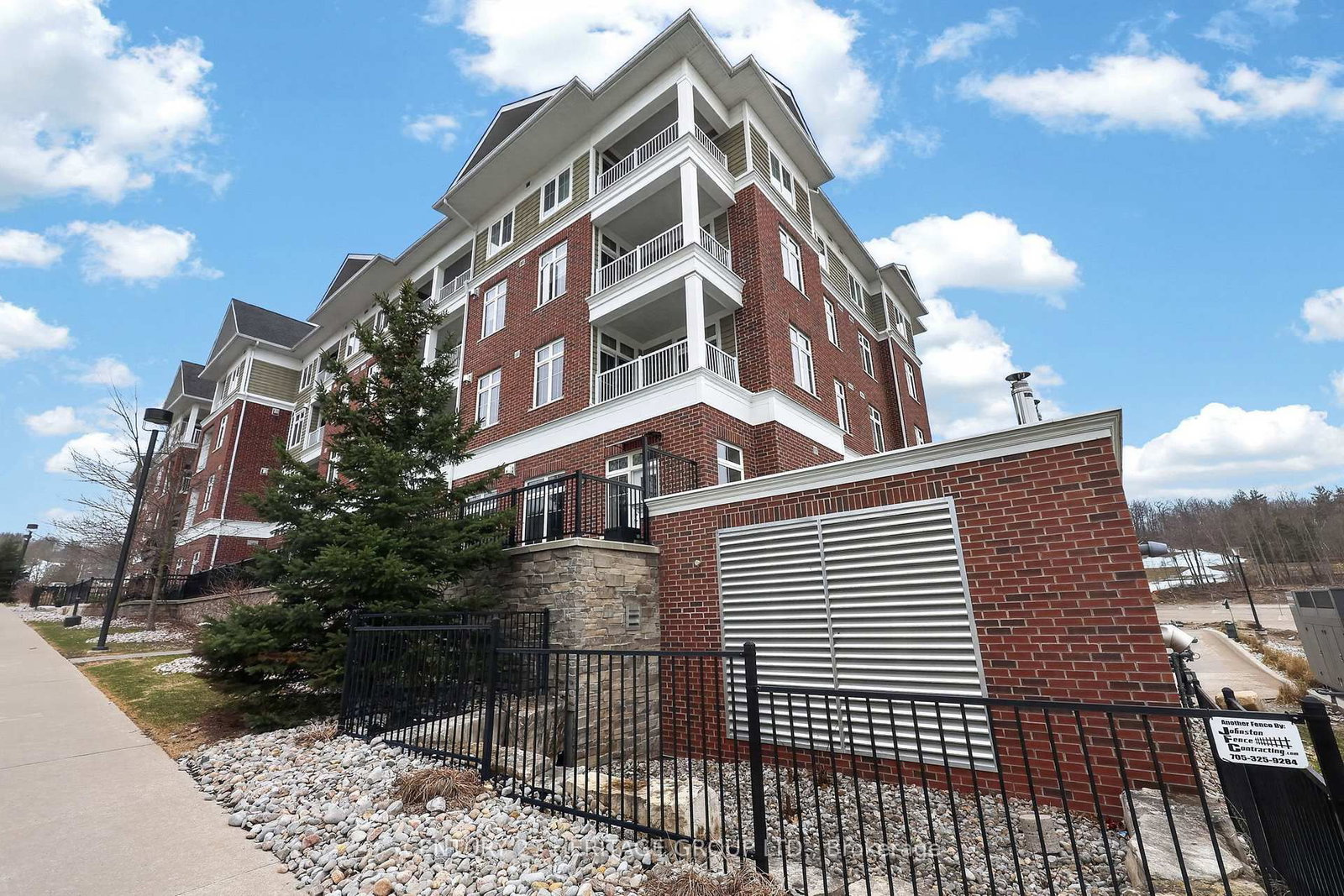 40 Horseshoe Boulevard, Unit 305 - Photo 4