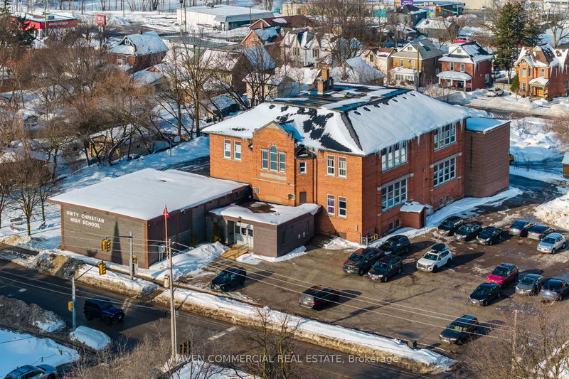 25 Burton Ave, Barrie, L4N 2R3 | Image 2