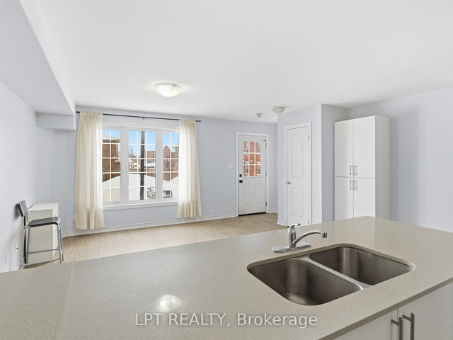 4 - 244 Penetanguishene Road