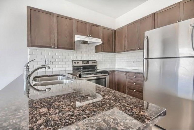 4 Gwendolyn St, Barrie, L4N 6Z3 | Image 3