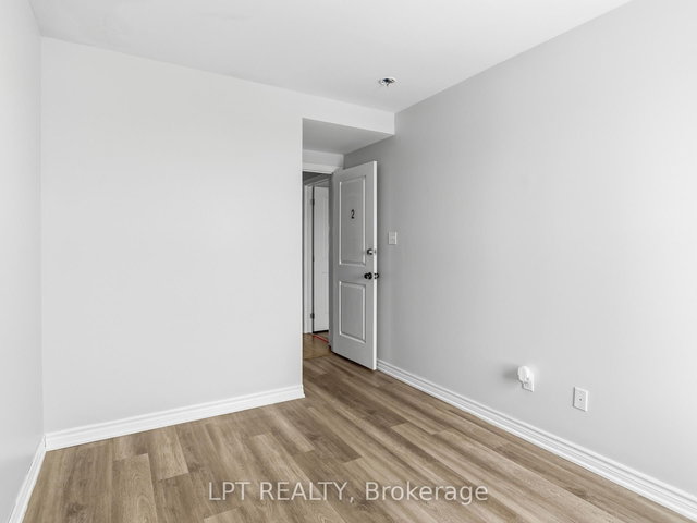 4 - 244 Penetanguishene Road