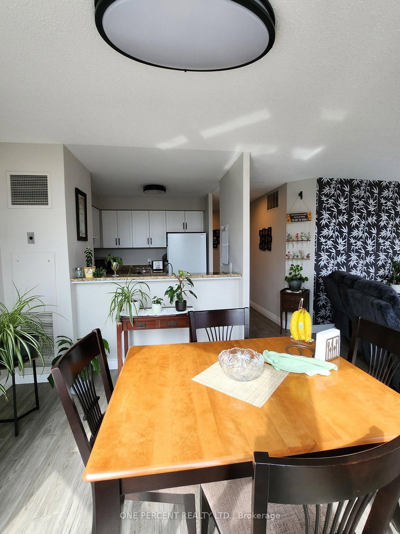 311 - 150 Dunlop St E, Barrie, L4M 6H1 | Image 2