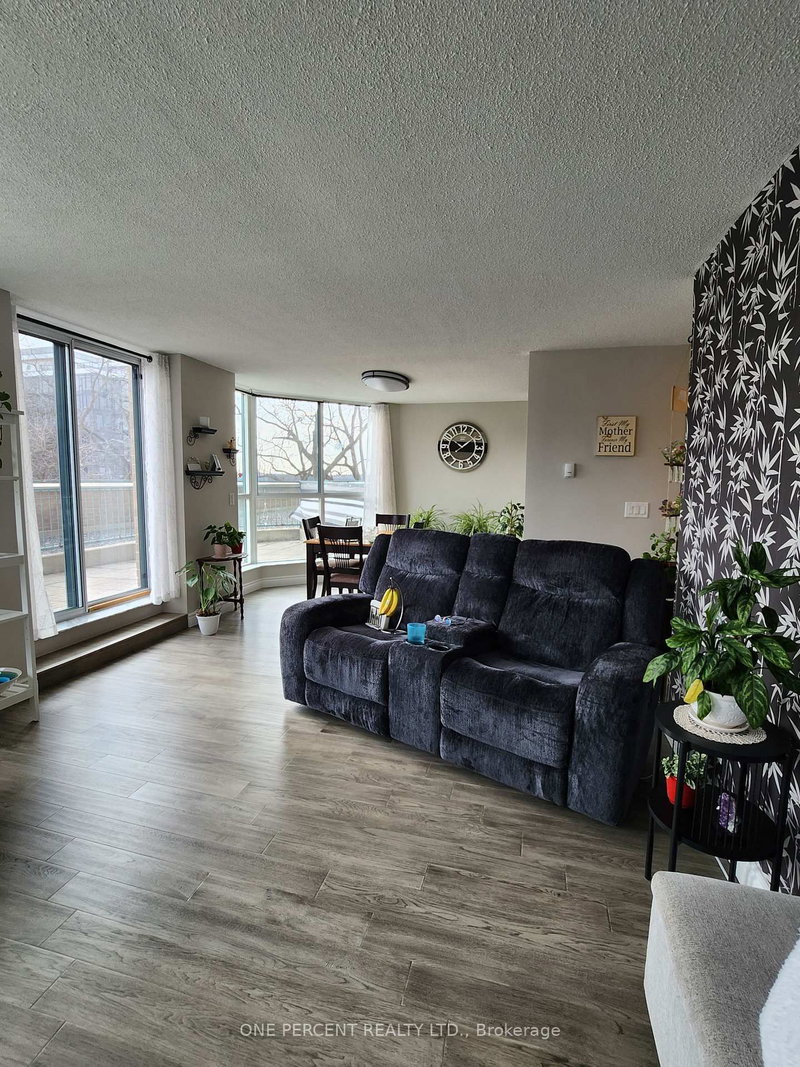 311 - 150 Dunlop St E, Barrie, L4M 6H1 | Image 3