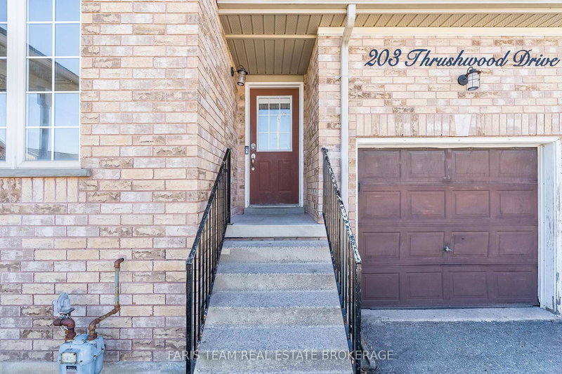 203 Thrushwood Dr, Barrie, L4N 0Z1 | Image 3