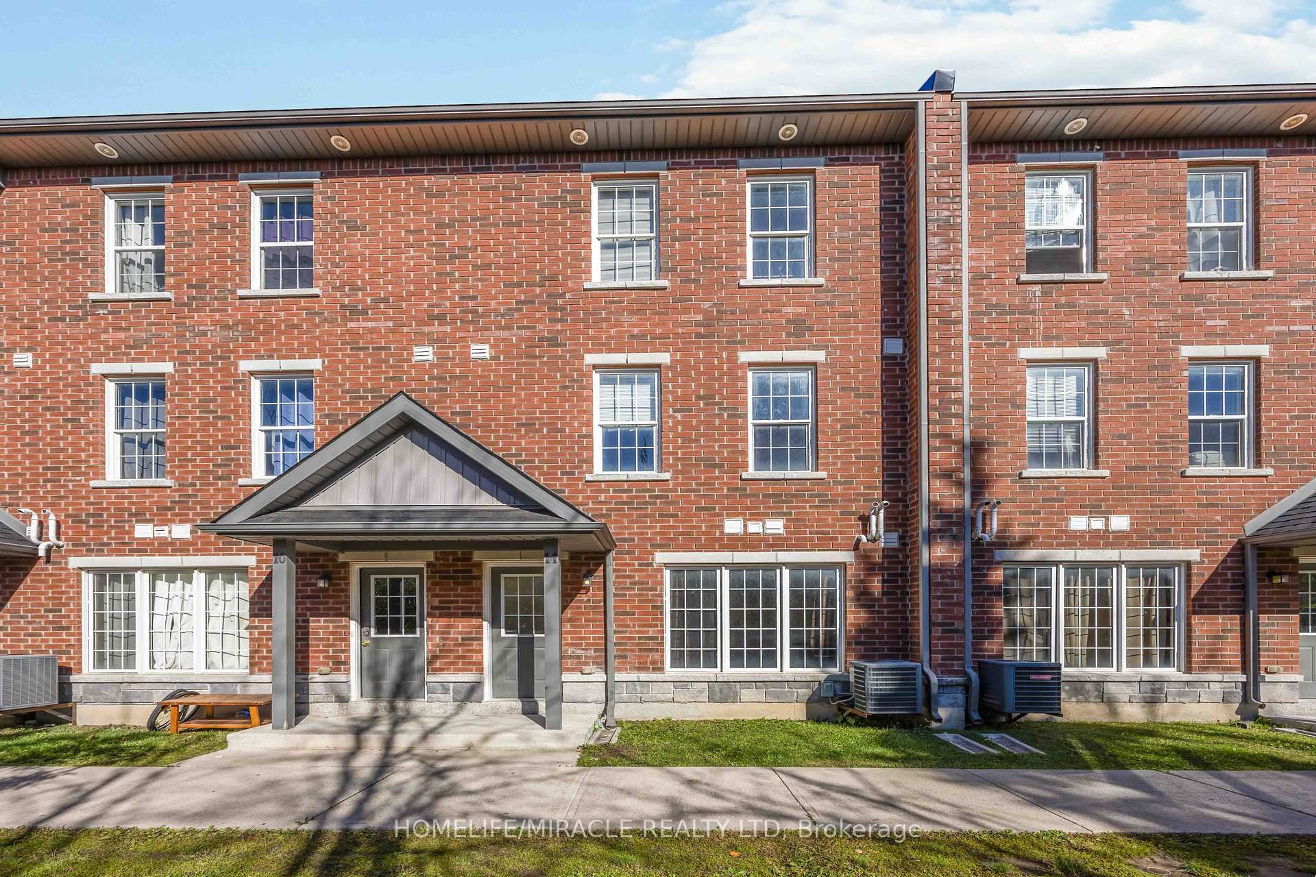 244 Penetanguishene Road, Unit 11