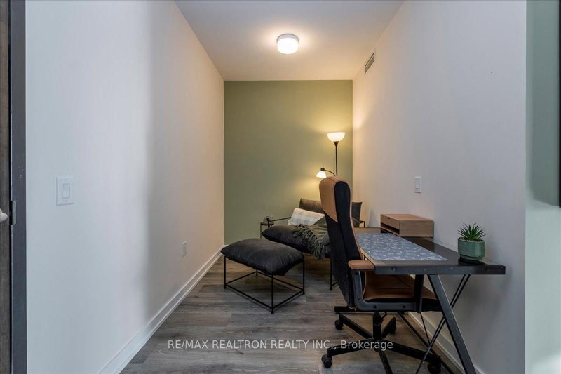 224 - 430 Essa Rd, Barrie, L9J 0M1 | Image 3