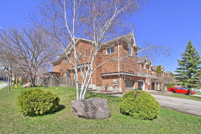 74 Drake Dr, Barrie, L4N 8X4 | Image 2