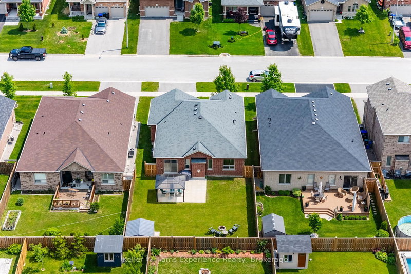 32 Hatton Dr, Penetanguishene, L9M 0V6 | Image 2