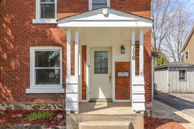 756 Quebec St, Midland, L4R 1E8 | Image 3