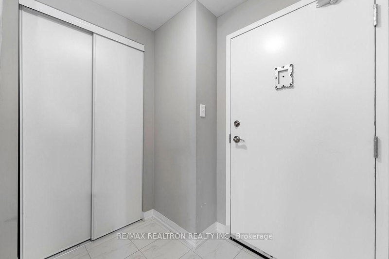 603 - 300 Essa Rd, Barrie, L4N 9Y4 | Image 2