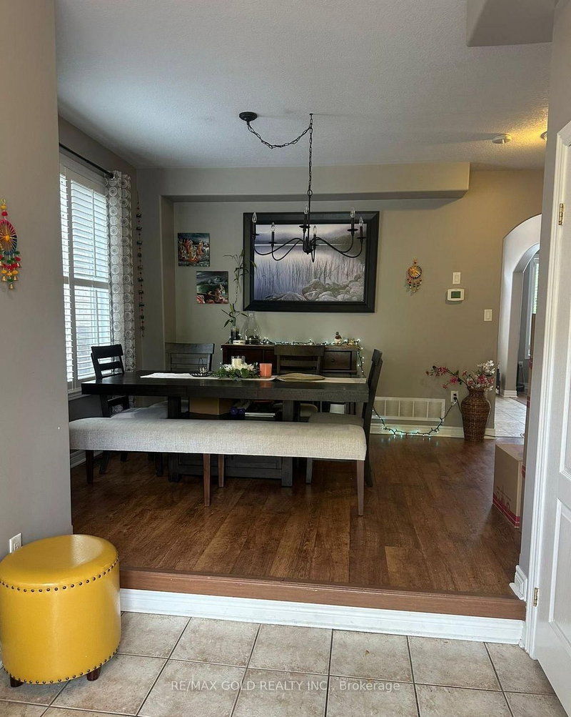 28 Sovereign's Gate, Barrie, L4N 0K7 | Image 3