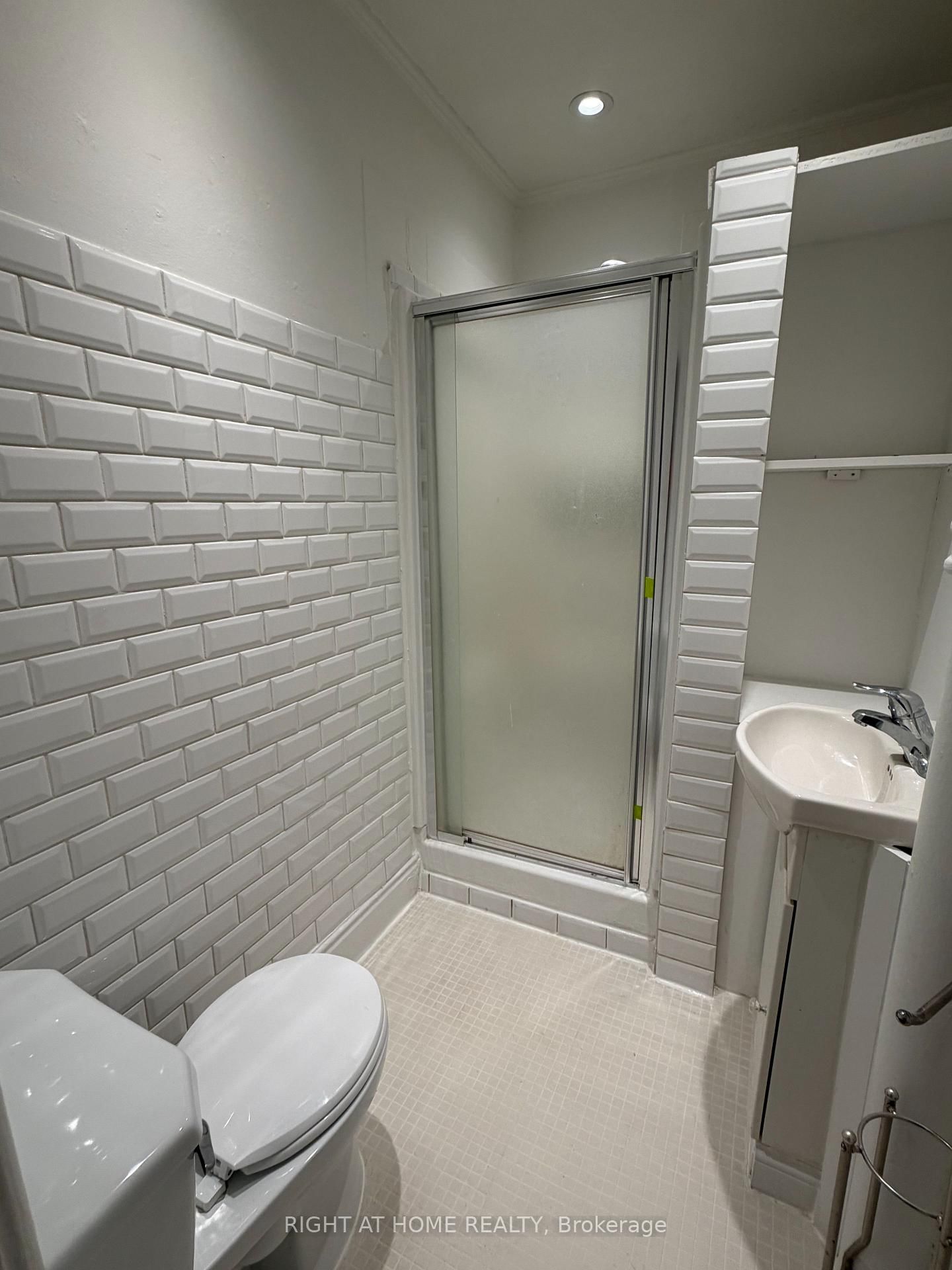 62 Dunlop Street W - Photo 10