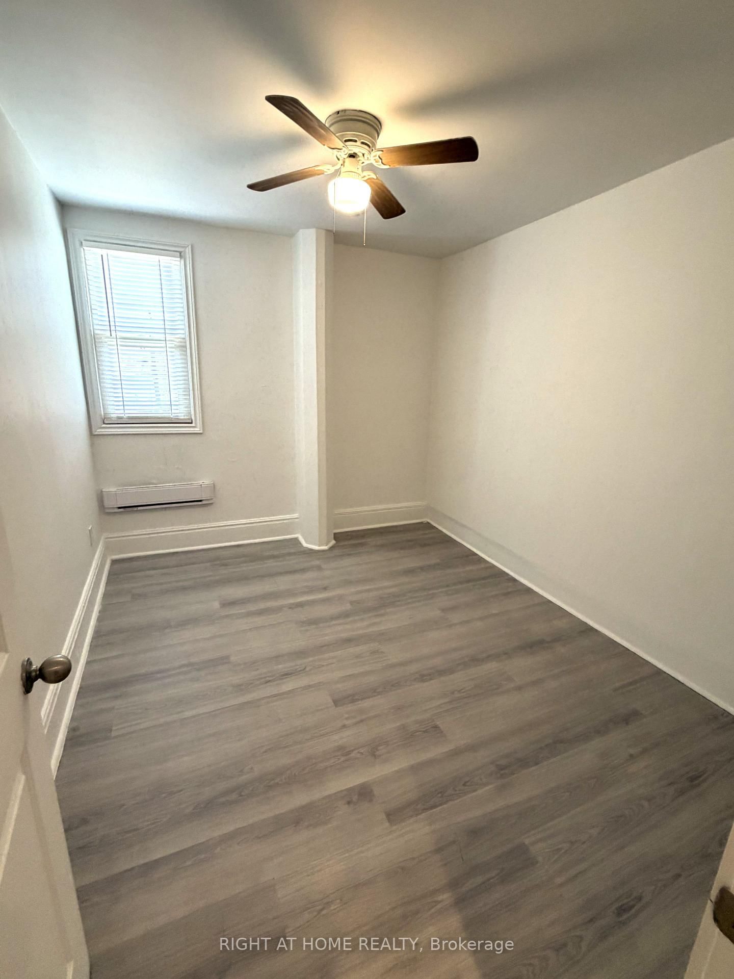 62 Dunlop Street W - Photo 13