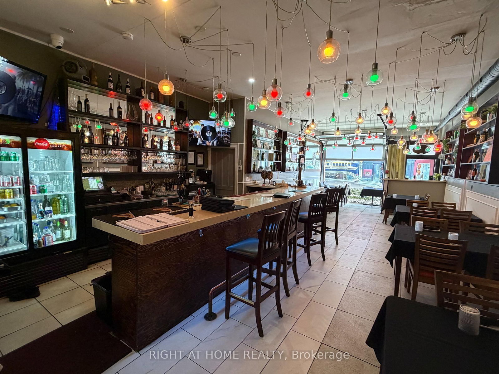 62 Dunlop Street W - Photo 3