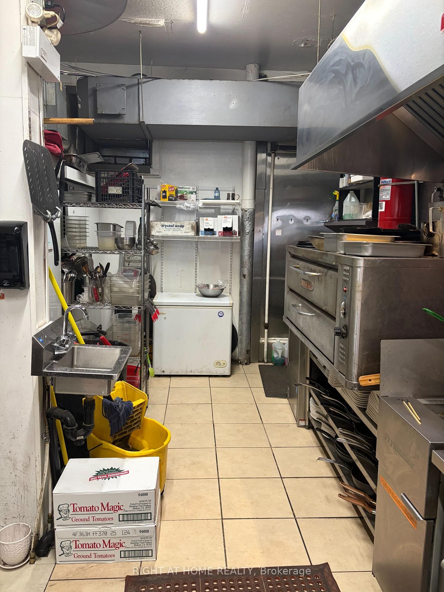 62 Dunlop Street W - Photo 5