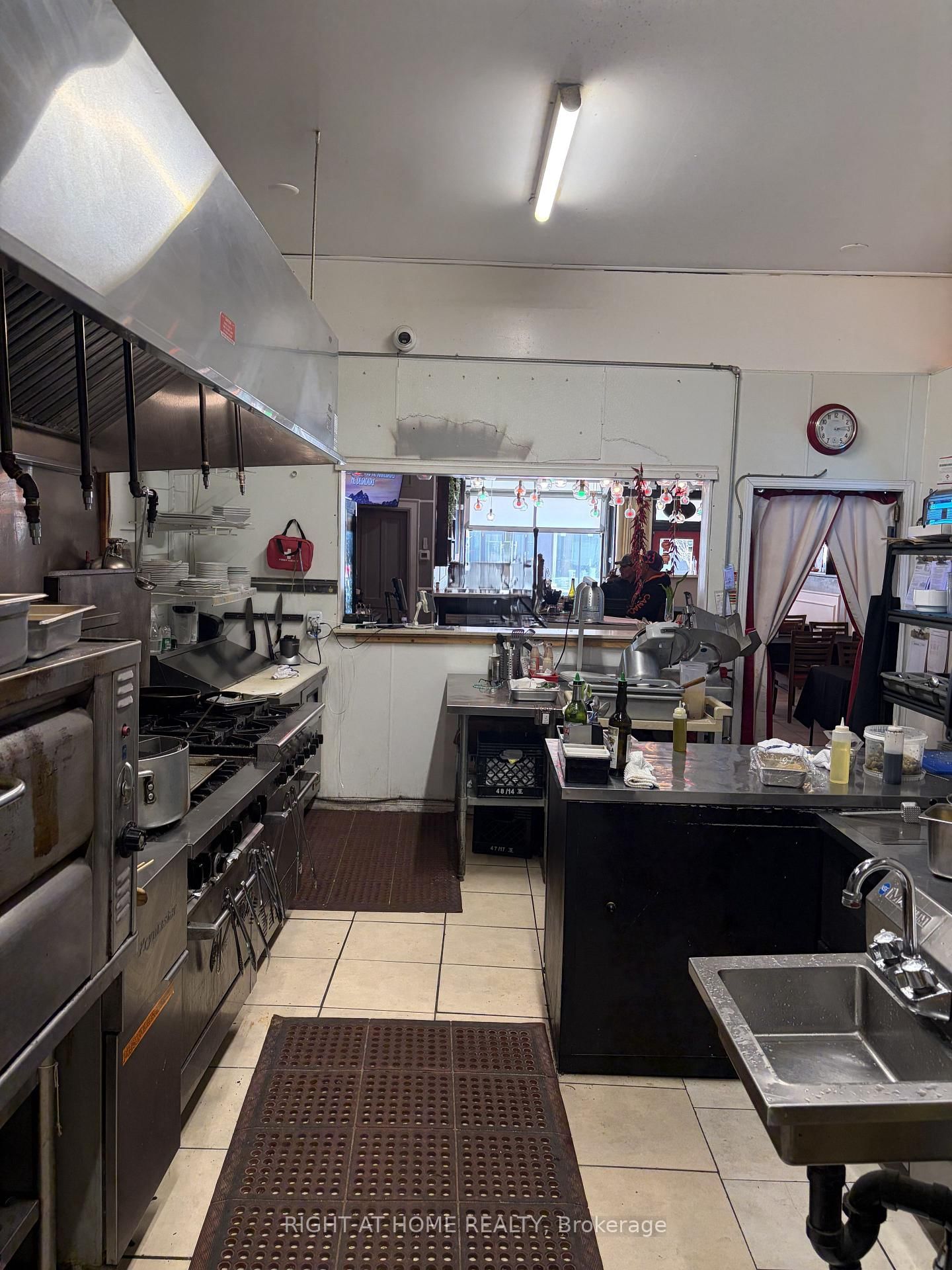 62 Dunlop Street W - Photo 6