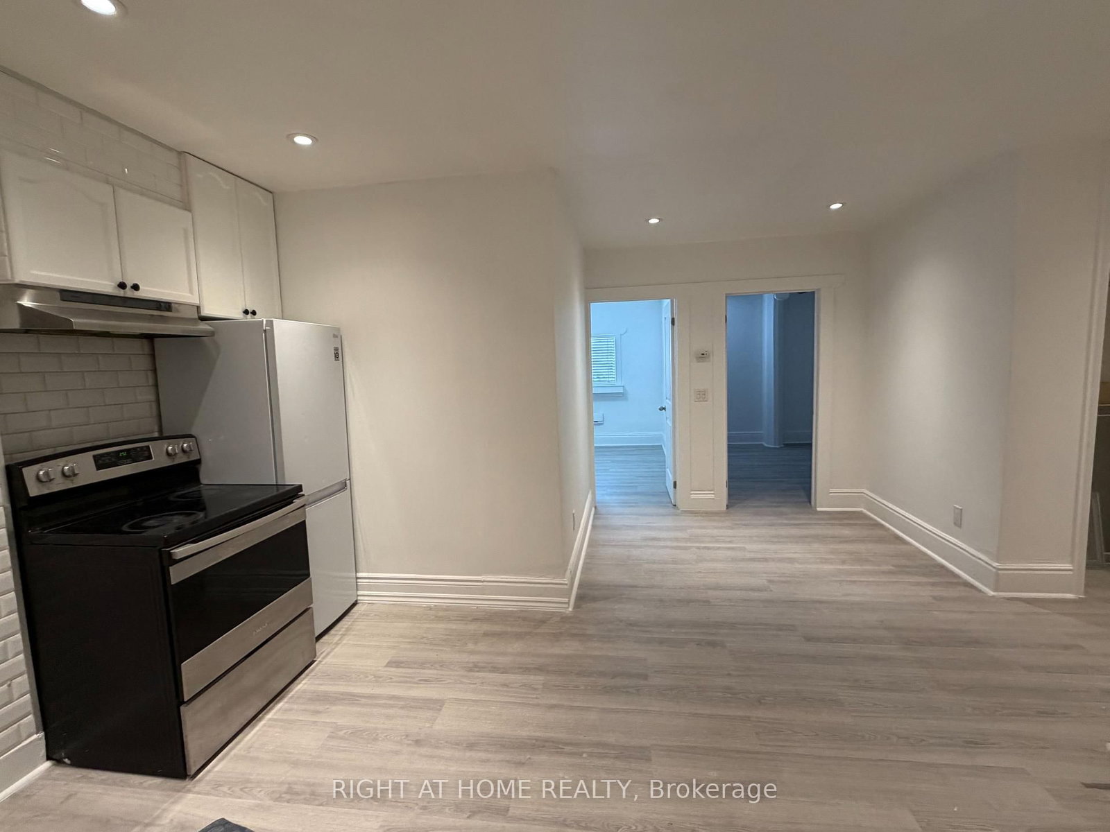 62 Dunlop Street W - Photo 9