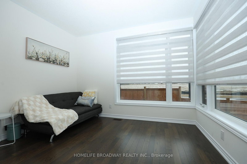 2 Rosannie Circ, Wasaga Beach, L9Z 0N4 | Image 3