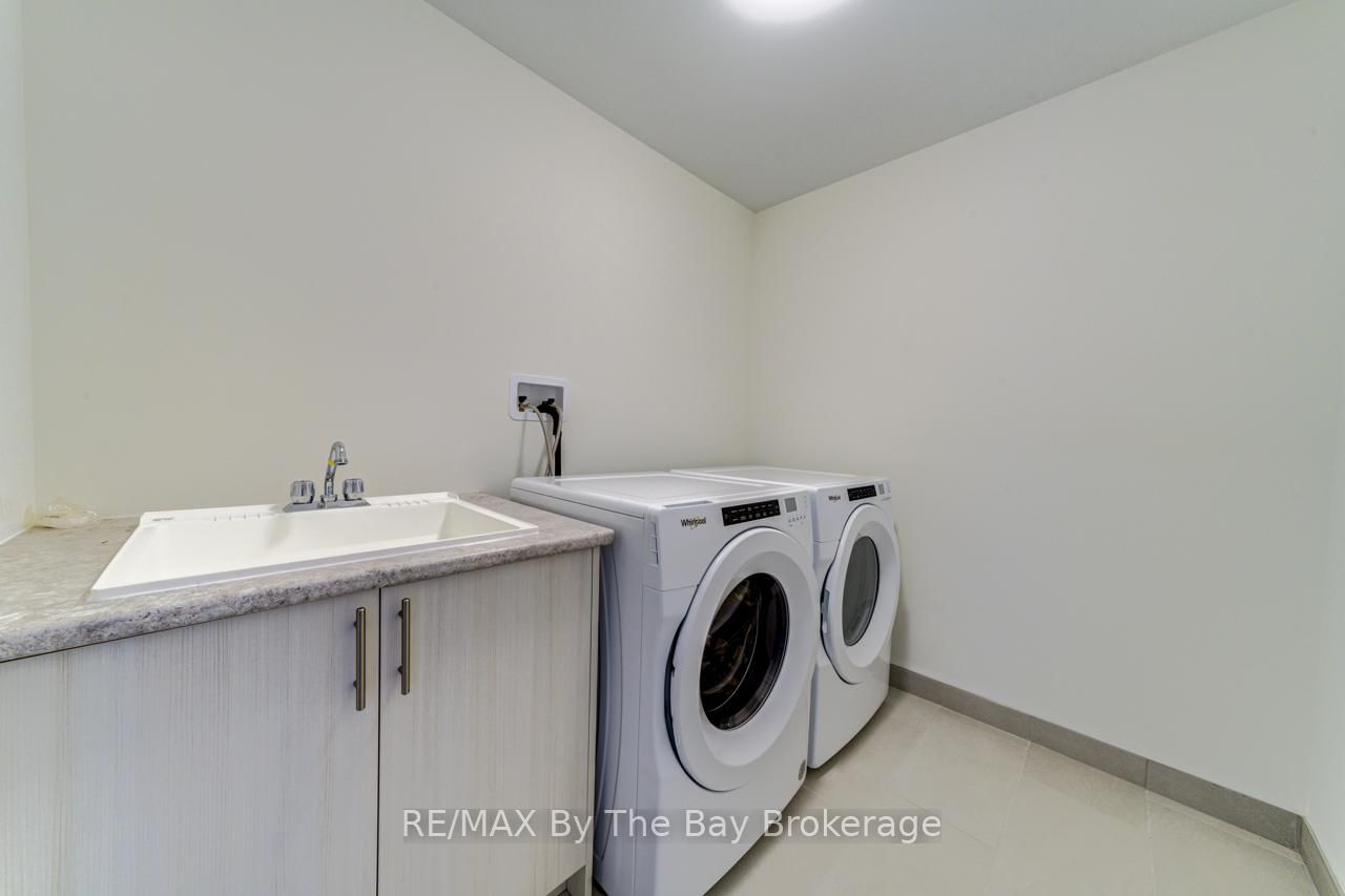 8 Federica Crescent - Photo 32