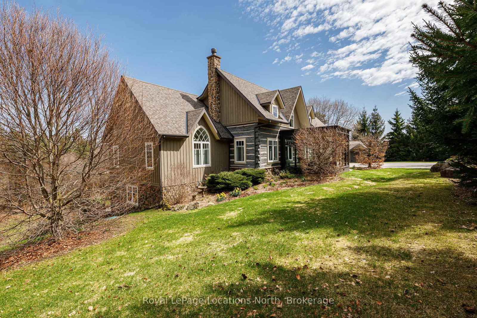 Detached House for sale at 4 Purple Hill Lane, Clearview, Ontario, L0M 1G0 - Creemore - MLS: S13033784