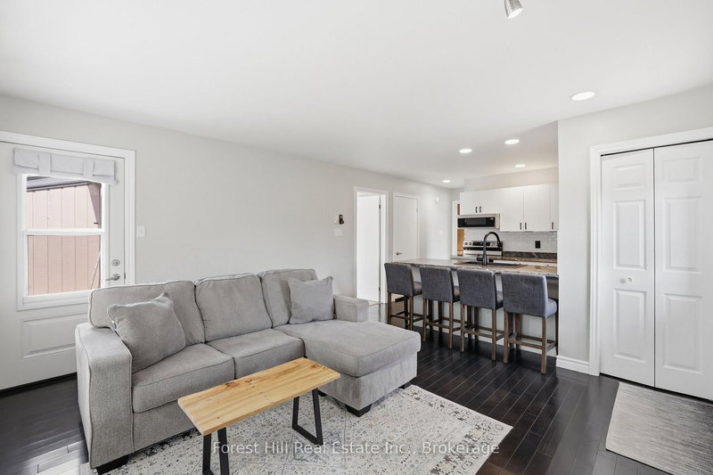109 - 23 Dawson Dr, Collingwood, L9Y 5B4 | Image 3